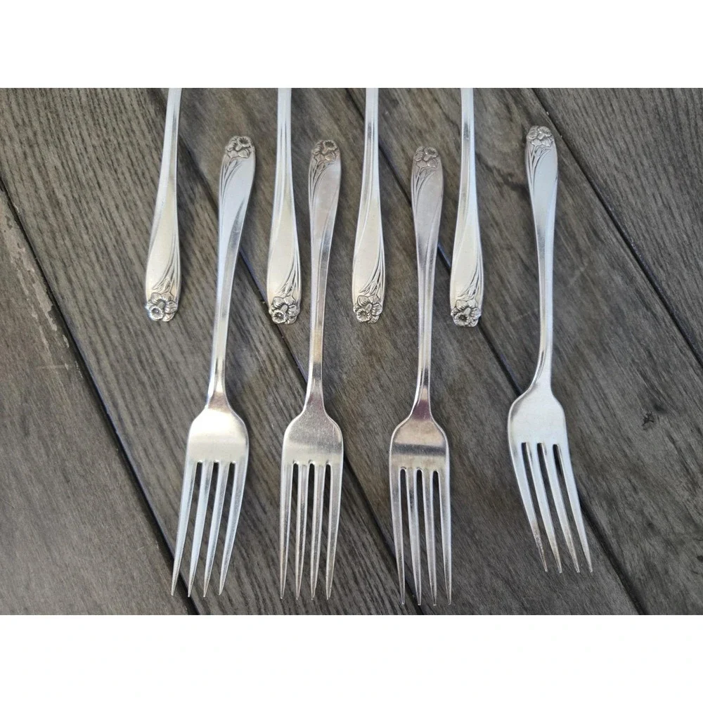 Vintage 1847 Rogers Bros Daffodil Silverplate Dinner Forks 7-1/2